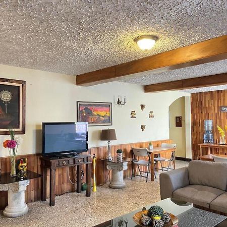 Hostal Los Volcanes Guatemala City Екстер'єр фото