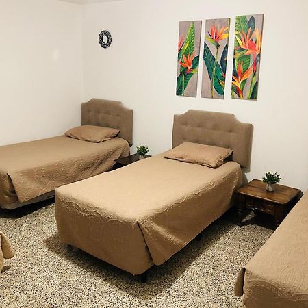 Hostal Los Volcanes Guatemala City Екстер'єр фото