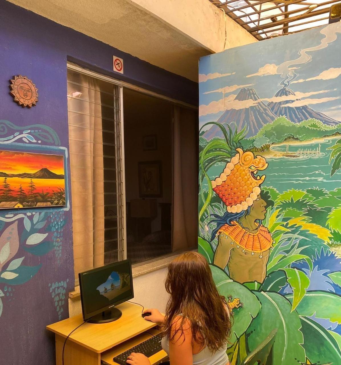 Hostal Los Volcanes Guatemala City Екстер'єр фото