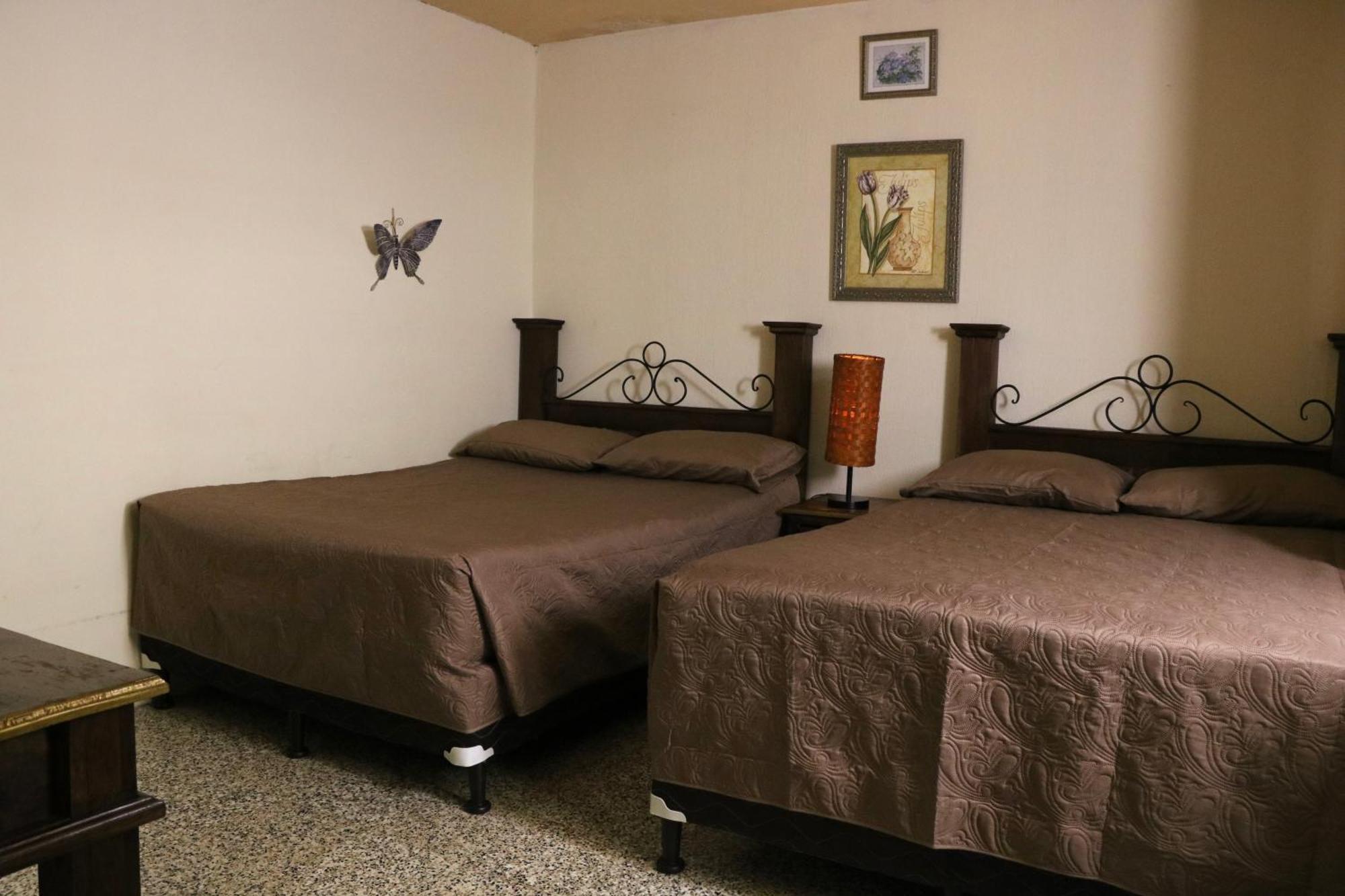 Hostal Los Volcanes Guatemala City Екстер'єр фото