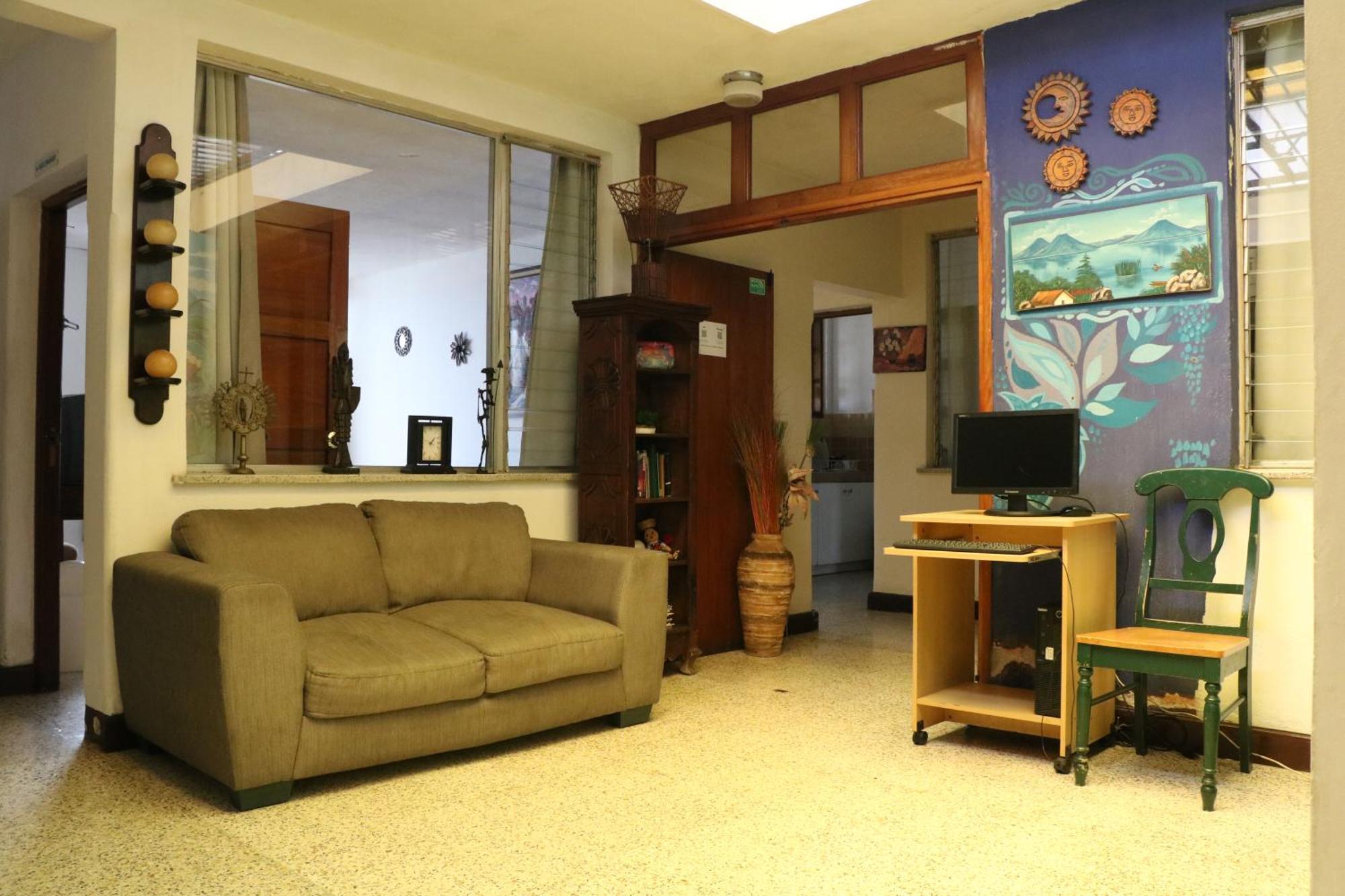 Hostal Los Volcanes Guatemala City Екстер'єр фото