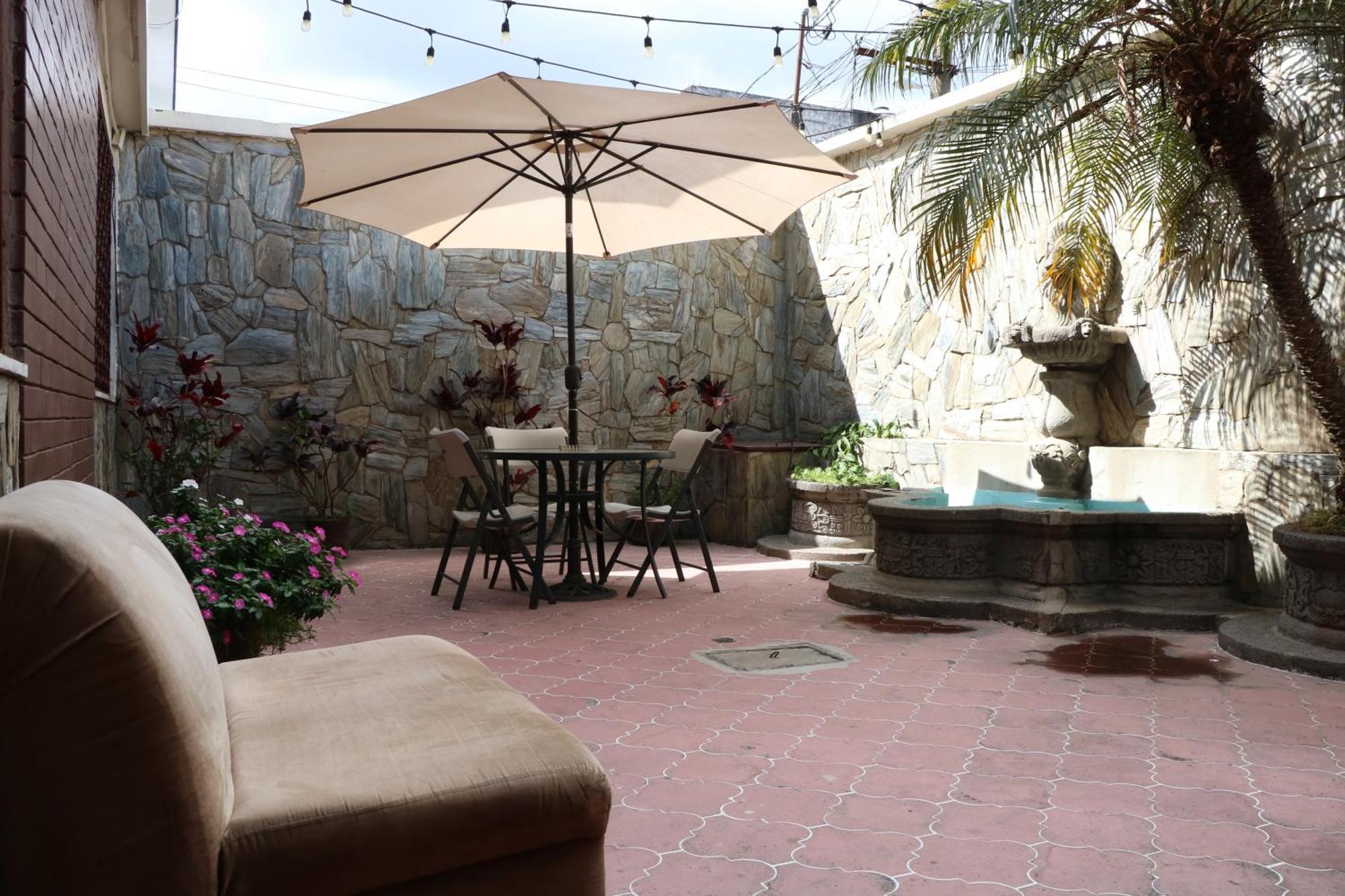 Hostal Los Volcanes Guatemala City Екстер'єр фото