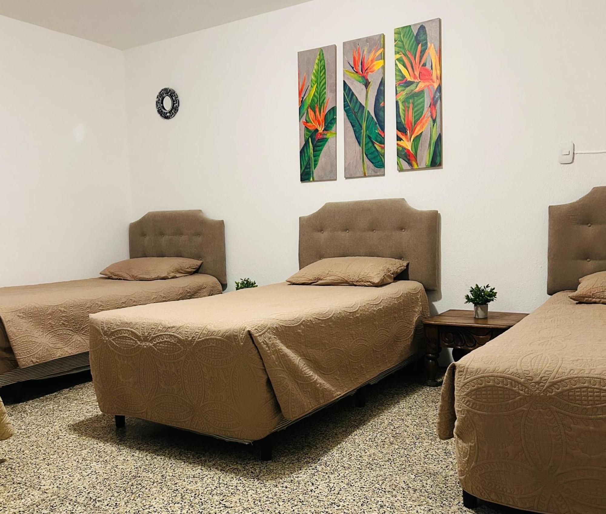 Hostal Los Volcanes Guatemala City Екстер'єр фото