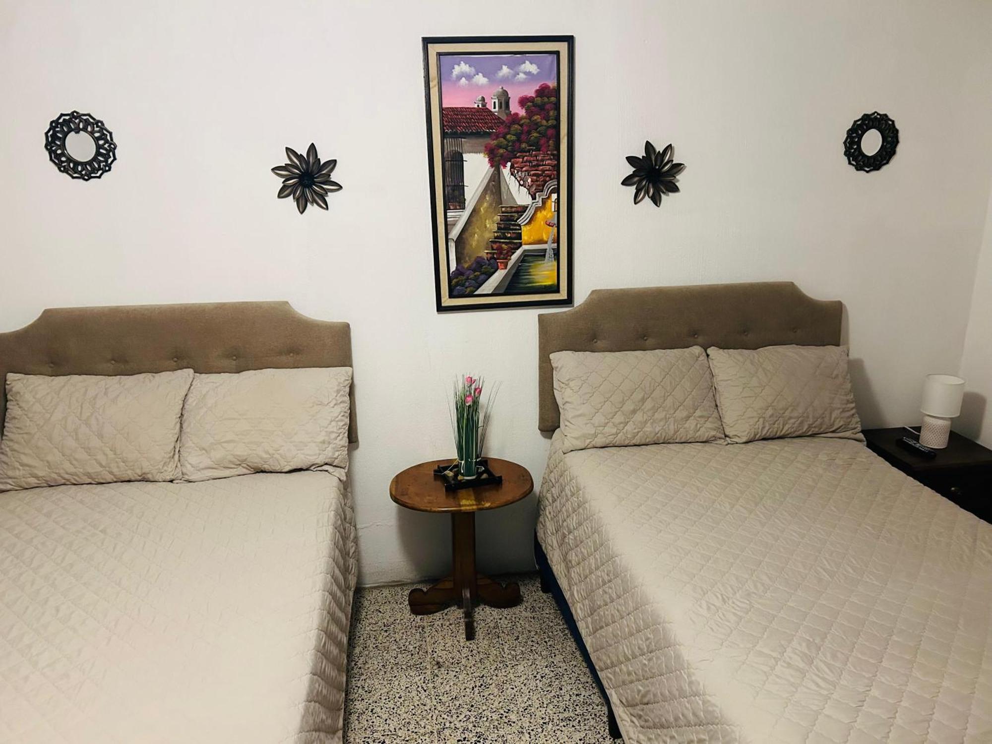 Hostal Los Volcanes Guatemala City Екстер'єр фото