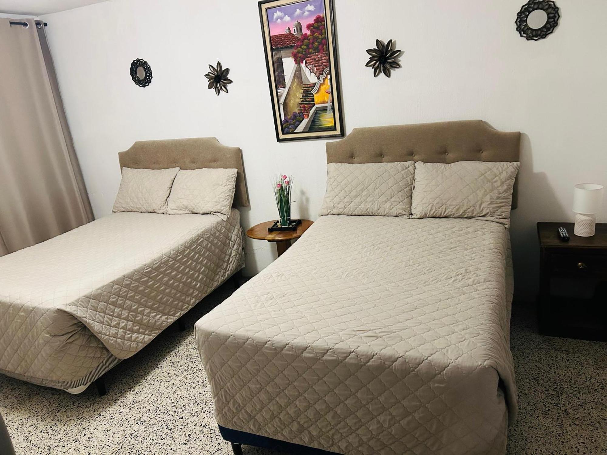 Hostal Los Volcanes Guatemala City Екстер'єр фото